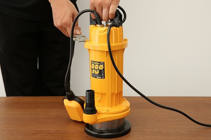 Máy bơm thả chìm (máy bơm thả lòng giếng)